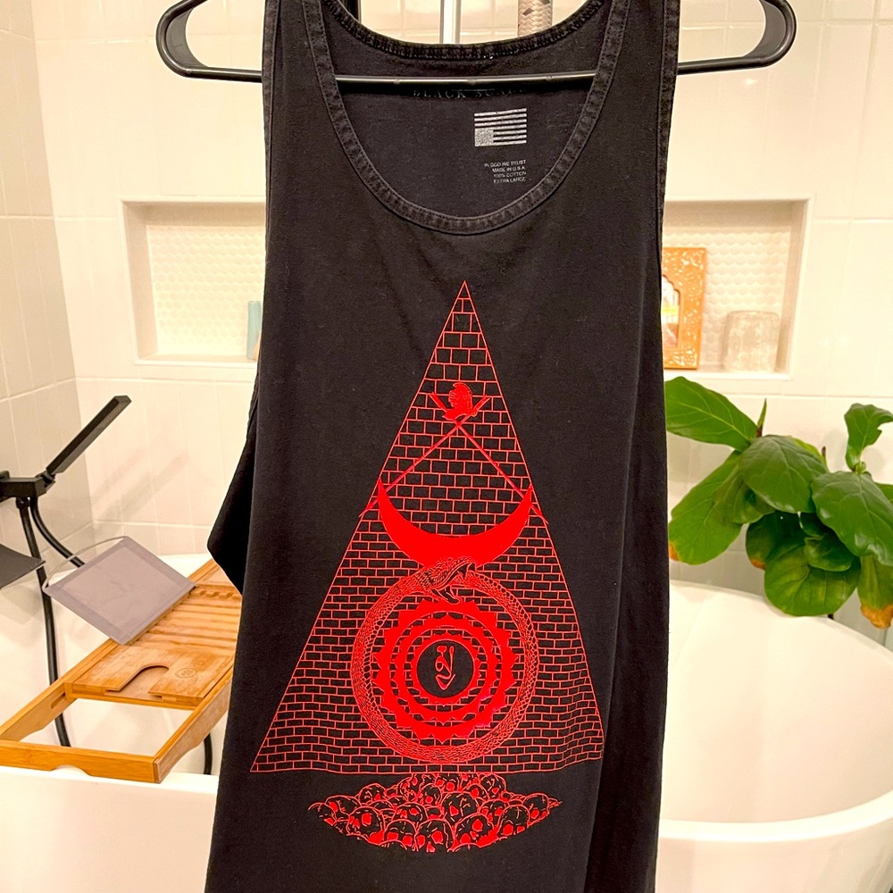 Black scale tank top 2010 xl